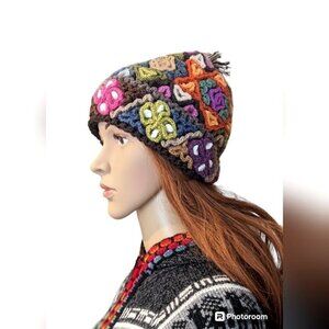 Handmade Beautiful Peruvian Andean hat with ideal for wearing in the winter, col
